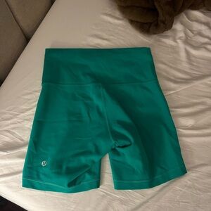Lululemon Green align short 6inches